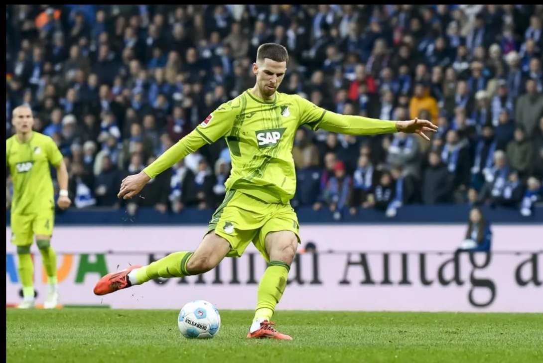 2000万欧天价转会，利兹联抢下德甲铁腰，英超要变天？