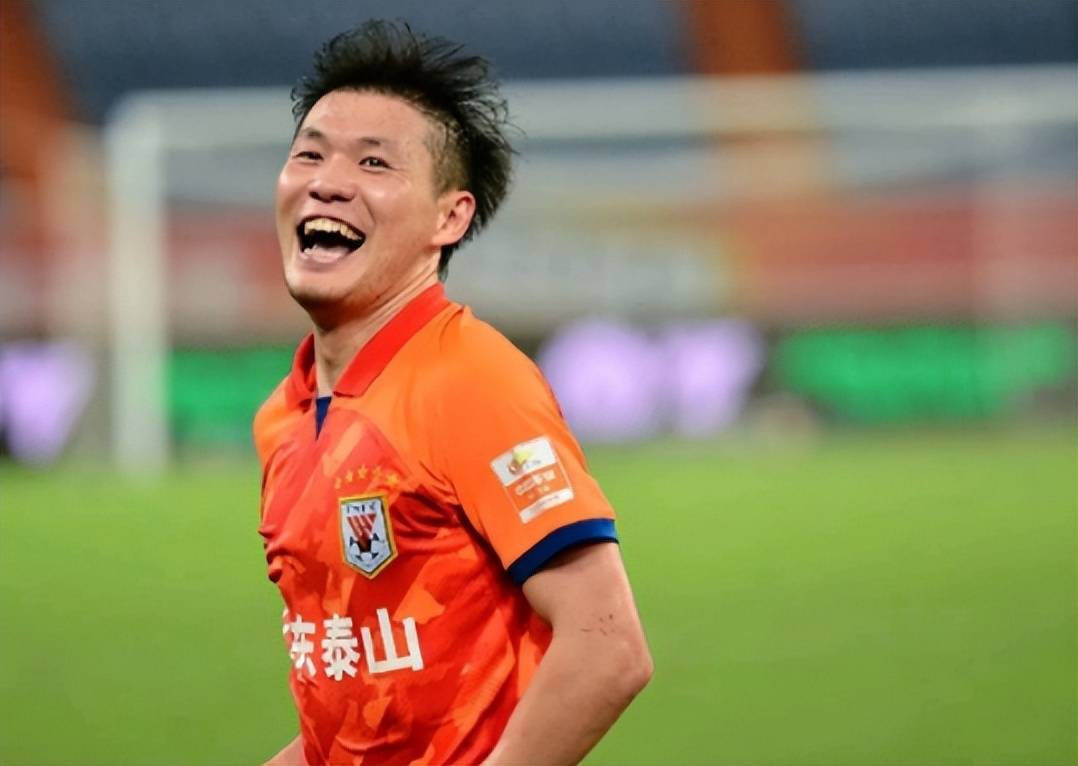 喜讯！两大德甲名帅首次联手举荐运作山东主力国脚后腰留洋德国，已承诺给他顶薪主力位置